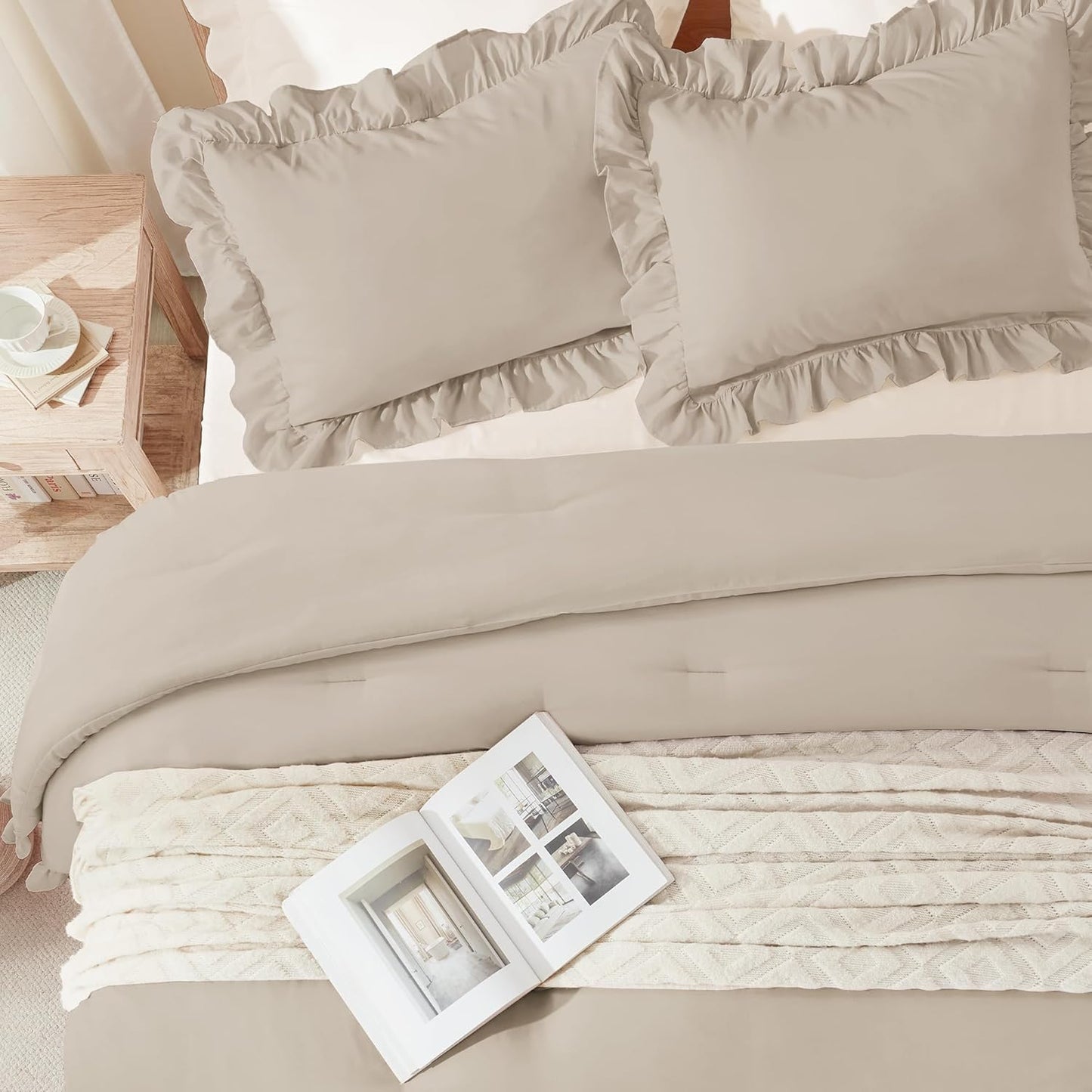 Wheat Ruffled Comforter King(104X90Inch), 3 Pieces(1 Ruffle Comforter and 2 Pillowcases) Vintage Ruffle Fringe Comforter, Farmhouse Rustic Polyester down Alternative Bedding Comforter Set