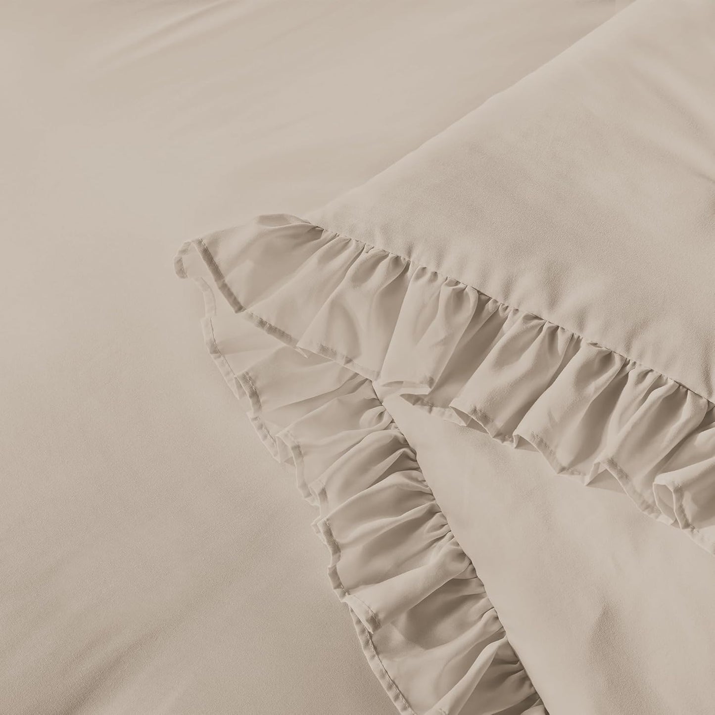 Wheat Ruffled Comforter King(104X90Inch), 3 Pieces(1 Ruffle Comforter and 2 Pillowcases) Vintage Ruffle Fringe Comforter, Farmhouse Rustic Polyester down Alternative Bedding Comforter Set